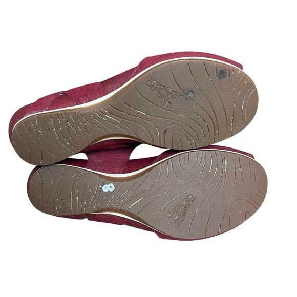 Dansko Vera Red Nubuck Leather Peep Toe Wedge Sandals 38 7.5-8 Comfort - Picture 12 of 12